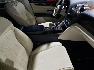 2020 Bentley Bentayga Hybrid   - Photo 17 - Boca Raton, FL 33431