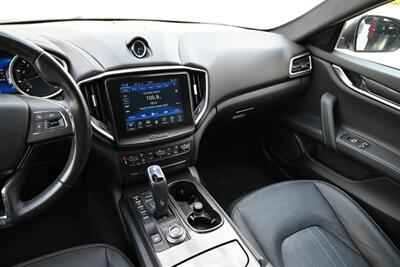 2019 Maserati Ghibli SQ4   - Photo 28 - Boca Raton, FL 33431