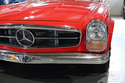1967 Mercedes-Benz 230SL Pagoda   - Photo 9 - Boca Raton, FL 33431