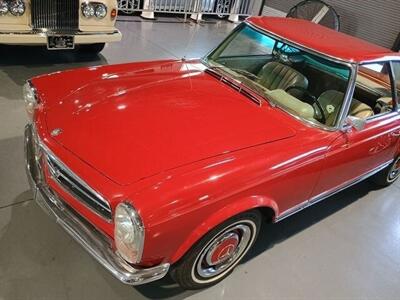 1967 Mercedes-Benz 230SL Pagoda   - Photo 8 - Boca Raton, FL 33431