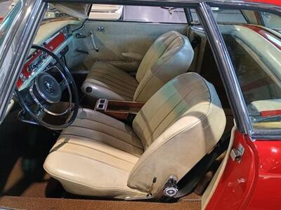 1967 Mercedes-Benz 230SL Pagoda   - Photo 2 - Boca Raton, FL 33431