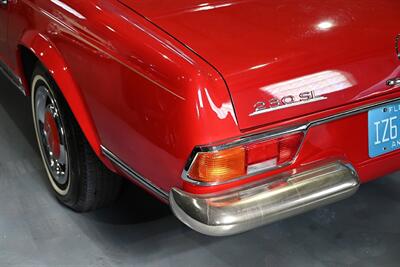 1967 Mercedes-Benz 230SL Pagoda   - Photo 13 - Boca Raton, FL 33431