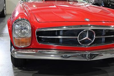 1967 Mercedes-Benz 230SL Pagoda   - Photo 8 - Boca Raton, FL 33431