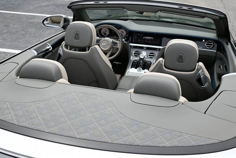 2022 Bentley Continental GTC Mulliner photo 34