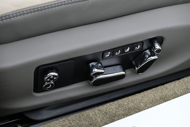 2022 Bentley Continental GTC Mulliner photo 42