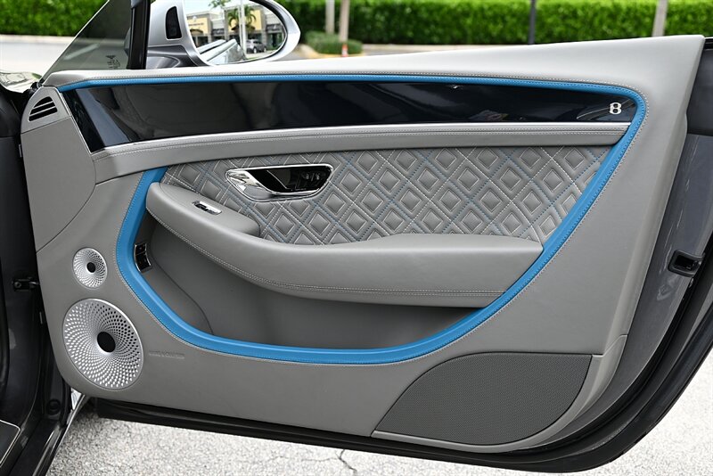 2022 Bentley Continental GTC Mulliner photo 25