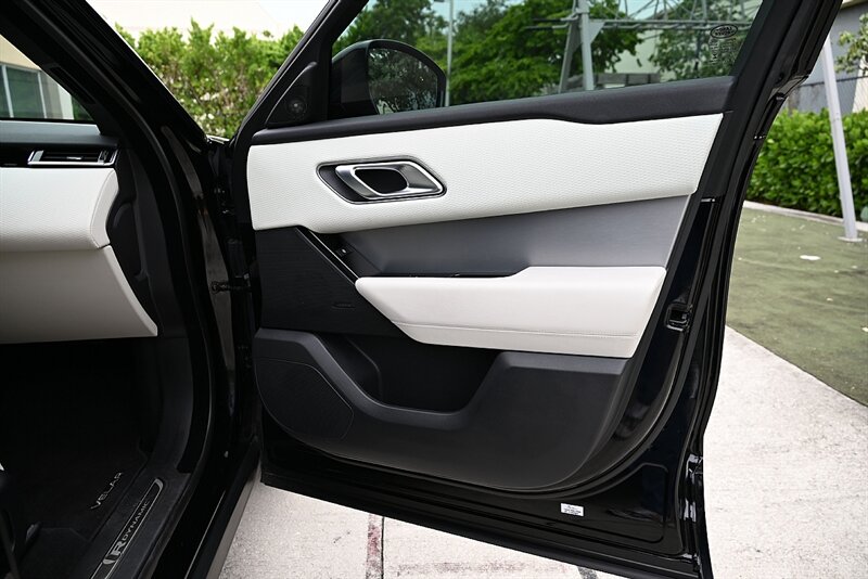 2020 Land Rover Range Rover Velar P250 R-Dynamic S photo 18