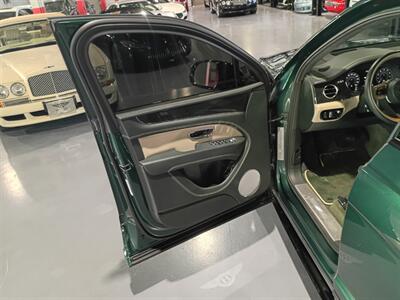 2023 Bentley Bentayga V8 SUV - Photo 12 - Boca Raton, FL 33431