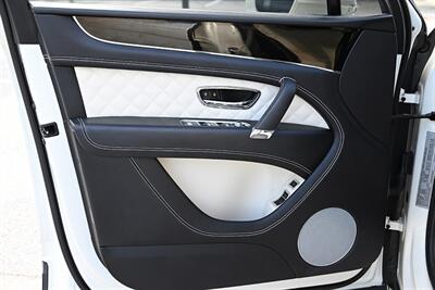 2019 Bentley Bentayga V8   - Photo 26 - Boca Raton, FL 33431