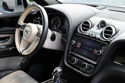 2019 Bentley Bentayga V8   - Photo 8 - Boca Raton, FL 33431