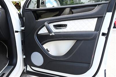 2019 Bentley Bentayga V8   - Photo 4 - Boca Raton, FL 33431