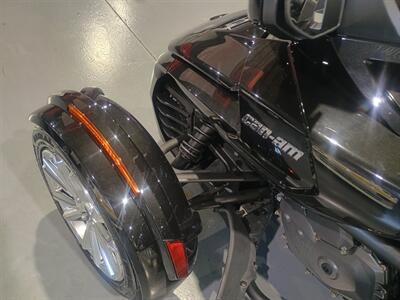 2017 Cam AM Spyder F3 Limited ONE OWNER - Photo 19 - Boca Raton, FL 33431