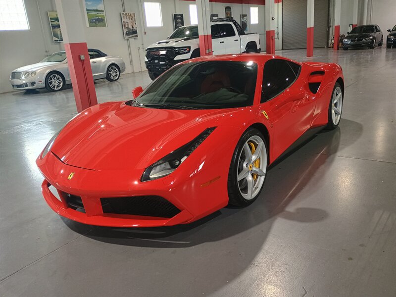 2019 Ferrari 488 GTB   - Photo 1 - Boca Raton, FL 33431