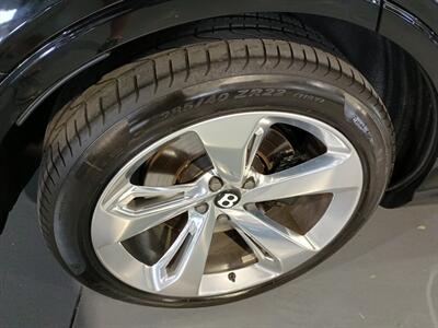 2023 Bentley Bentayga V8   - Photo 53 - Boca Raton, FL 33431