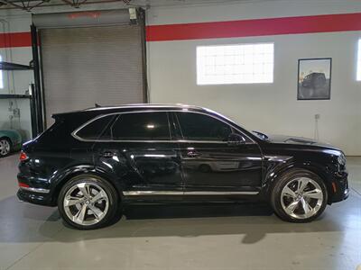 2023 Bentley Bentayga V8   - Photo 6 - Boca Raton, FL 33431