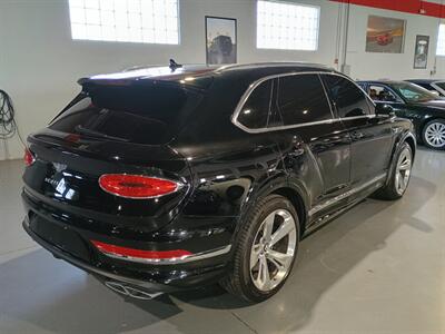 2023 Bentley Bentayga V8   - Photo 5 - Boca Raton, FL 33431
