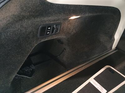 2023 Bentley Bentayga V8   - Photo 49 - Boca Raton, FL 33431