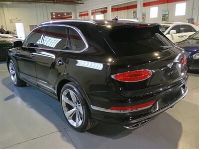 2023 Bentley Bentayga V8   - Photo 3 - Boca Raton, FL 33431