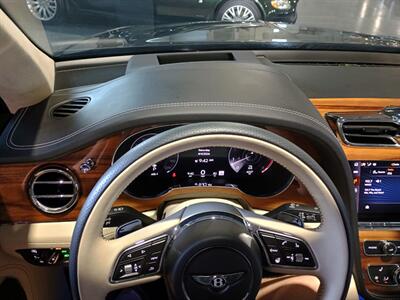2023 Bentley Bentayga V8   - Photo 20 - Boca Raton, FL 33431