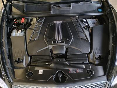 2023 Bentley Bentayga V8   - Photo 44 - Boca Raton, FL 33431