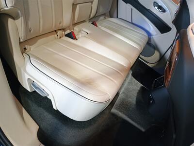 2023 Bentley Bentayga V8   - Photo 32 - Boca Raton, FL 33431