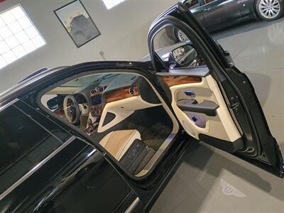 2023 Bentley Bentayga V8   - Photo 39 - Boca Raton, FL 33431