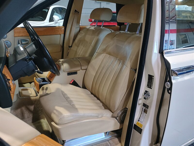 2006 Rolls-Royce Phantom 29