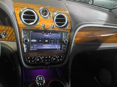 2018 Bentley Bentayga SIGNATURE  Edition   - Photo 25 - Boca Raton, FL 33431