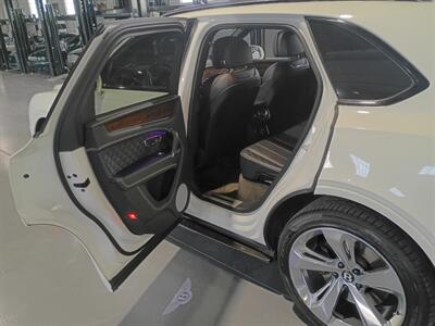 2018 Bentley Bentayga SIGNATURE  Edition   - Photo 27 - Boca Raton, FL 33431