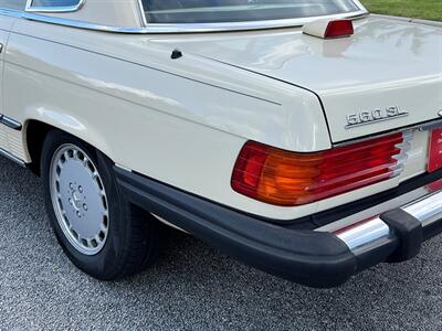 1987 Mercedes-Benz 560SL   - Photo 11 - Boca Raton, FL 33431