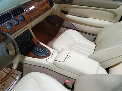 1997 Jaguar XK8   - Photo 17 - Boca Raton, FL 33431