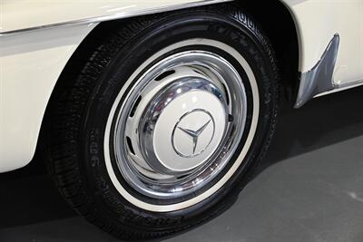 1961 Mercedes-Benz 190SL   - Photo 15 - Boca Raton, FL 33431