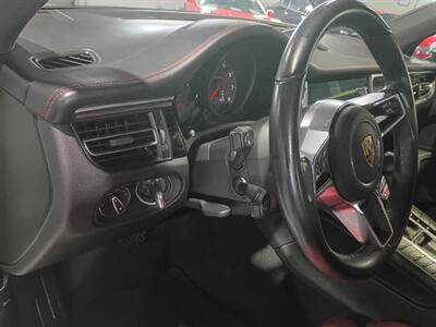 2021 Porsche Macan - Photo 18 - Boca Raton, FL 33431