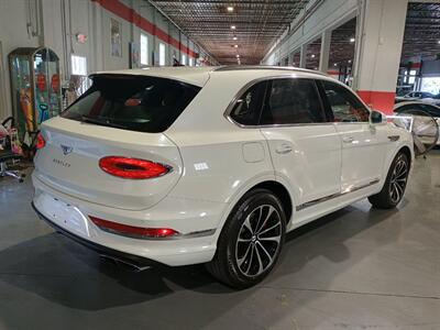 2023 Bentley Bentayga V8 Azure - Photo 5 - Boca Raton, FL 33431
