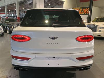 2023 Bentley Bentayga V8 Azure - Photo 4 - Boca Raton, FL 33431