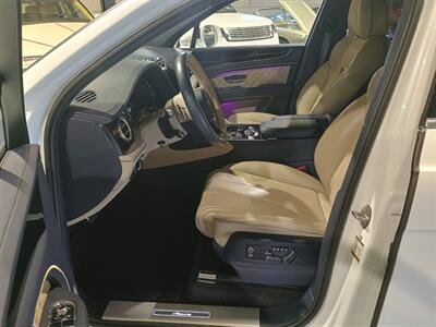 2023 Bentley Bentayga V8 Azure - Photo 14 - Boca Raton, FL 33431