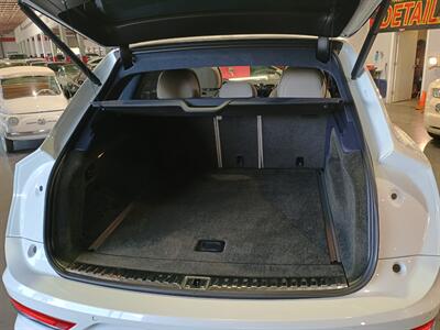 2023 Bentley Bentayga V8 Azure - Photo 51 - Boca Raton, FL 33431