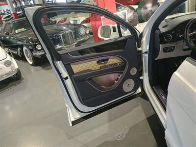 2023 Bentley Bentayga V8 Azure - Photo 11 - Boca Raton, FL 33431