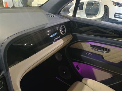 2023 Bentley Bentayga V8 Azure - Photo 24 - Boca Raton, FL 33431