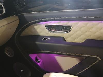 2023 Bentley Bentayga V8 Azure - Photo 25 - Boca Raton, FL 33431