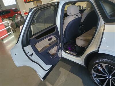 2023 Bentley Bentayga V8 Azure - Photo 30 - Boca Raton, FL 33431