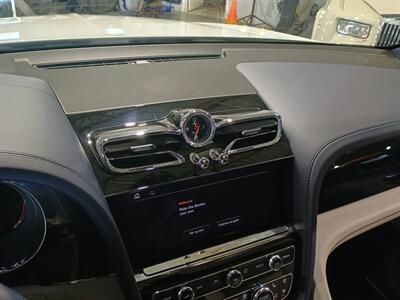 2023 Bentley Bentayga V8 Azure - Photo 23 - Boca Raton, FL 33431