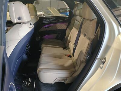 2023 Bentley Bentayga V8 Azure - Photo 32 - Boca Raton, FL 33431