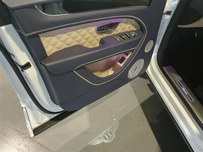 2023 Bentley Bentayga V8 Azure - Photo 12 - Boca Raton, FL 33431