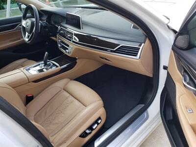 2022 BMW 740i   - Photo 4 - Boca Raton, FL 33431