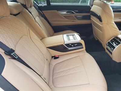 2022 BMW 740i   - Photo 8 - Boca Raton, FL 33431