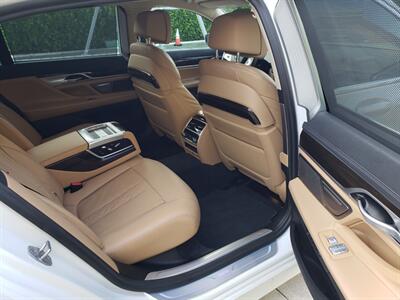 2022 BMW 740i   - Photo 7 - Boca Raton, FL 33431