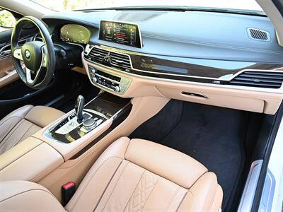 2022 BMW 740i   - Photo 6 - Boca Raton, FL 33431