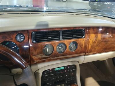 2001 Jaguar XK8   - Photo 20 - Boca Raton, FL 33431