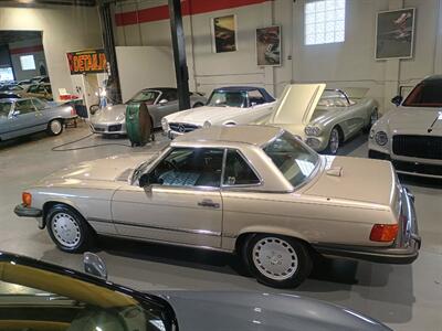 1987 Mercedes-Benz 560 SL  ONE OWNER - Photo 2 - Boca Raton, FL 33431